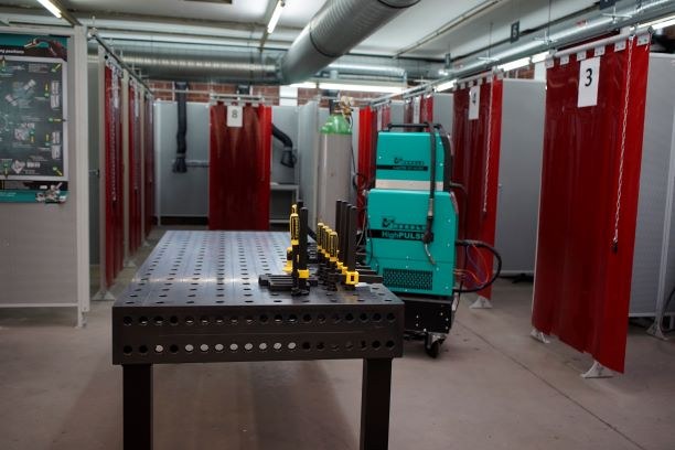 Neue Schweißkabinen